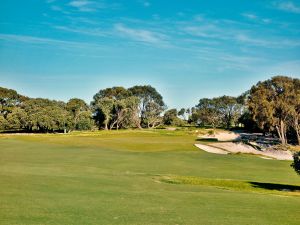 Royal Melbourne (Composite) 11th Approach